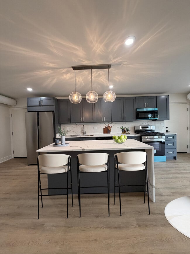 Photo - 10225 Dearlove Rd
