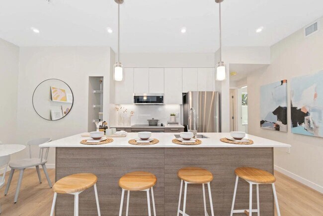 Photo - Hendry Place