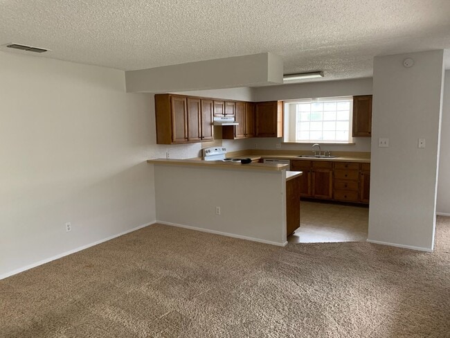 Photo - 305 Shady Valley Dr