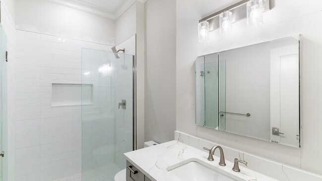 Photo - 232 Clarendon St Unidad 2