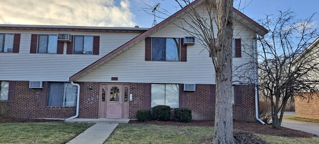 Second floor (Apartment to right side) - 410 Echo Ln Condo Unit 4