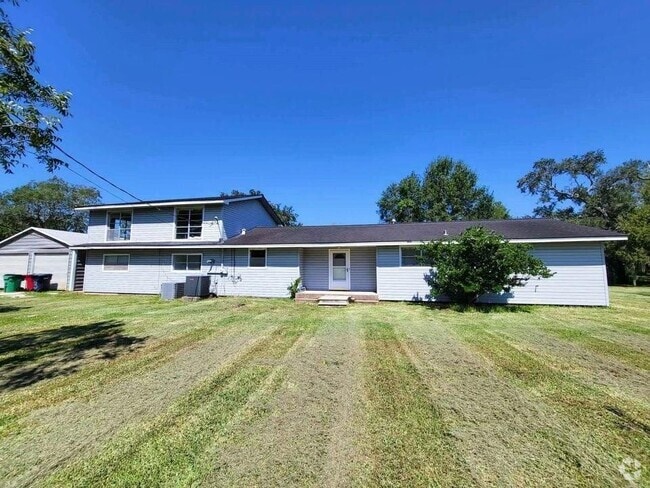 Building Photo - 20914 TX-35 Rental
