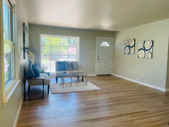 Photo - 1021 Florence Ave