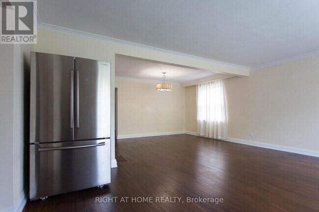 Photo - 30 Northampton Dr