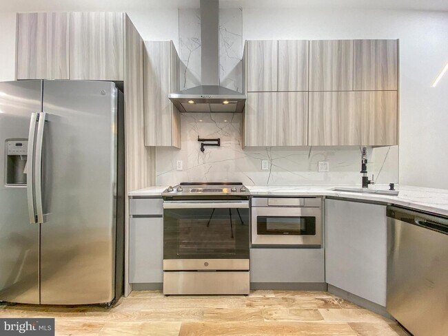 Photo - 1537 N 33rd St Unidad A