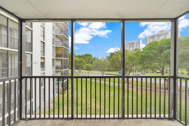 Building Photo - 3401 N Country Club Dr Unit 307