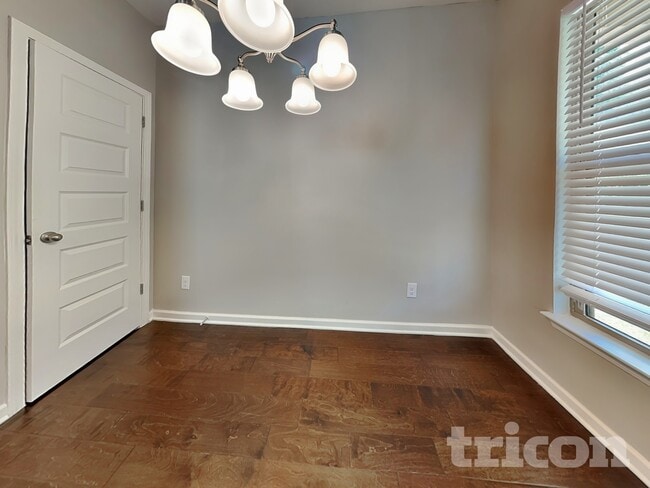 2545 Shropshire Pl