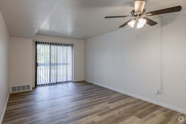 Hampton - Living Room - Benson Hills Apartments