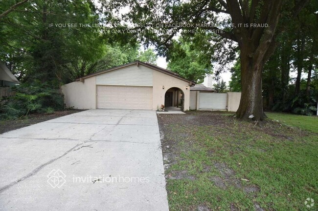 Building Photo - 15801 Knollview Dr Rental