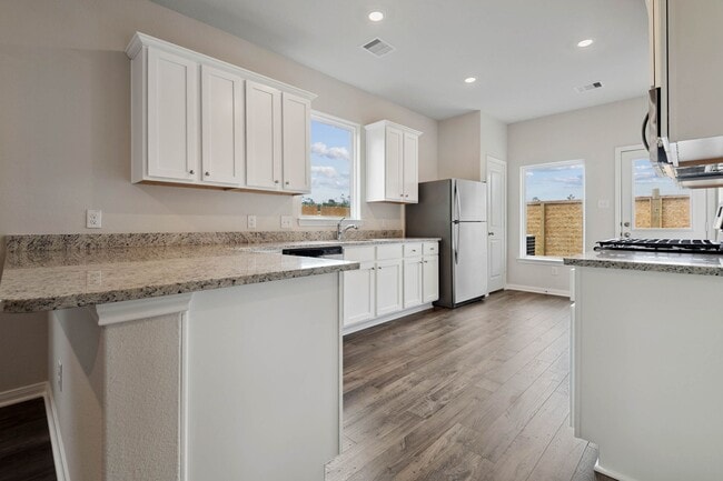 16471 Honeysuckle Hl Dr