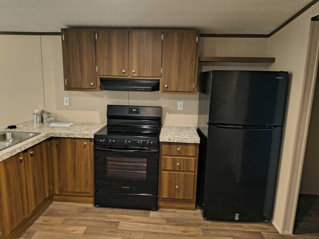 Photo - 112 Southlake Dr.