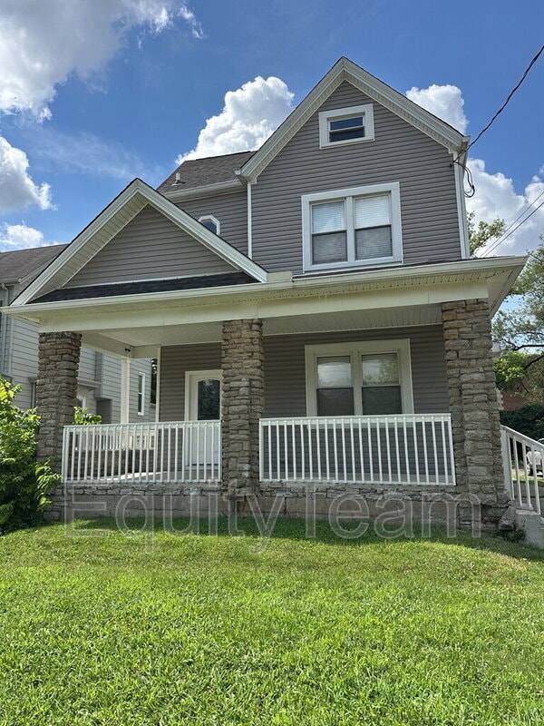 Building Photo - 27 Ferndale Ave Rental