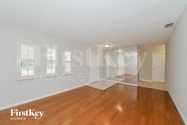 Photo - 560 Donora St
