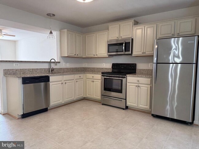 Photo - 215 Merrill Ct