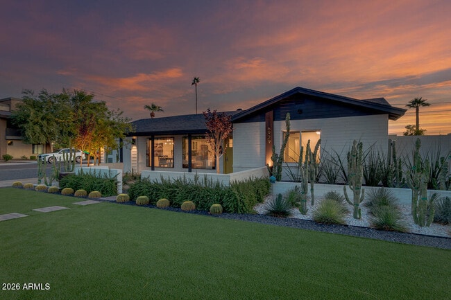 Photo - 6929 E 6th St