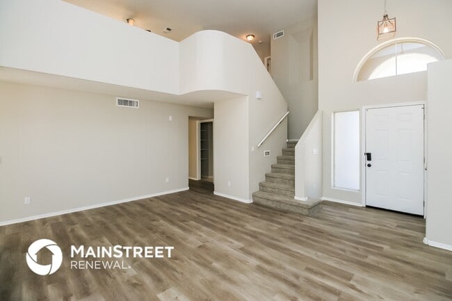 Photo - 2541 W Gary Dr