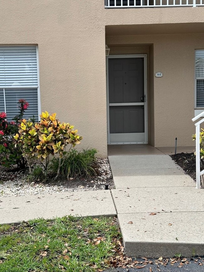 Photo - Renovated 1st Floor Seasonal unit in North...