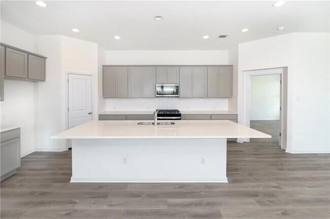 Photo - 220 Tanda Ln