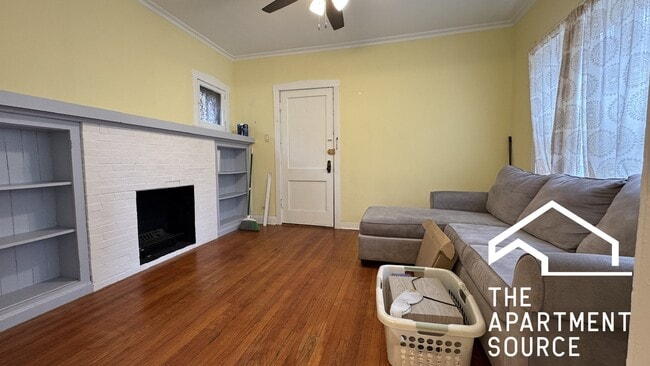 Building Photo - 5821 N Glenwood Ave Unit 1