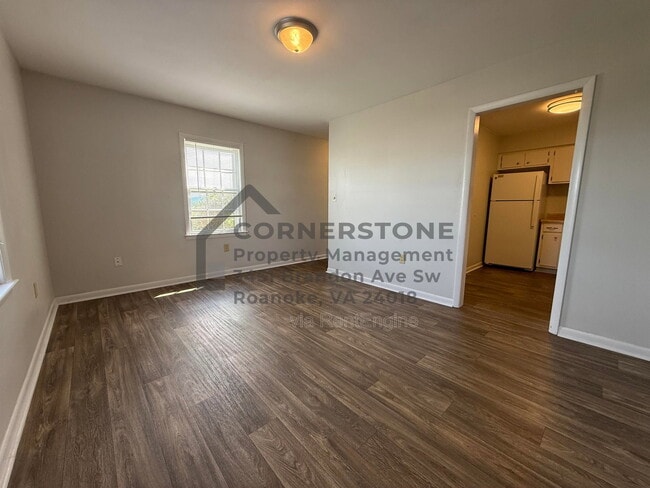 Photo - 6502 Carefree Ln Unit Apt 1