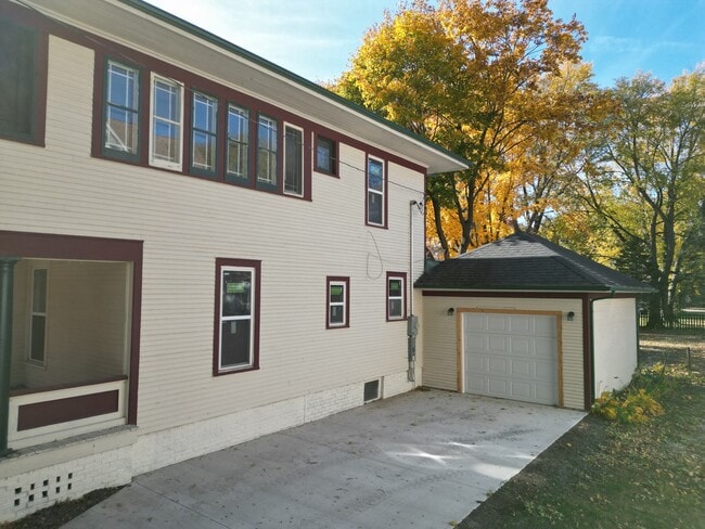 Photo - 623 S 4th St