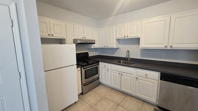 Photo - 492 Banyon Tree Cir