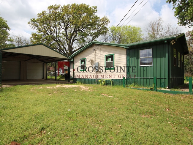 Tour Today! 3 Bedroom 2 Bath in Bullard! Large Shop!