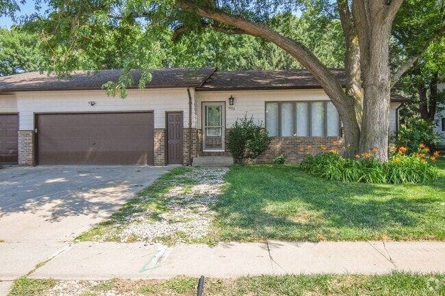 Building Photo - 602 E 57th St Rental