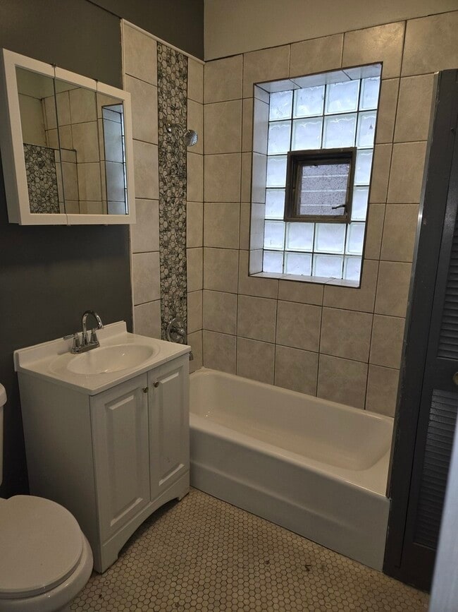 Photo - 7923 S Ingleside Ave