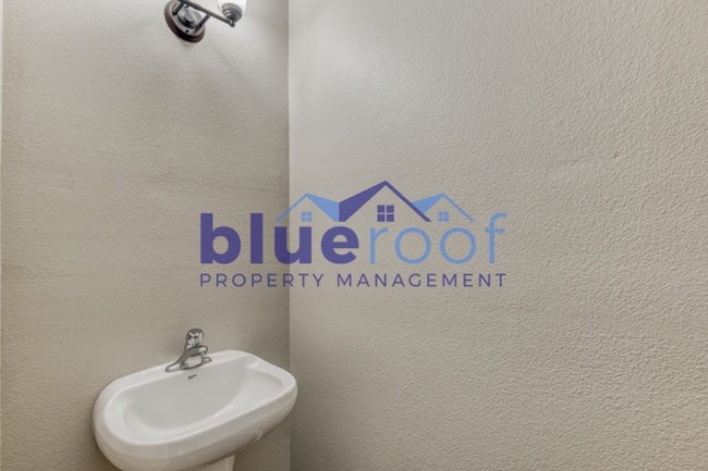 Photo - 17033 SW Red Leaf Pl