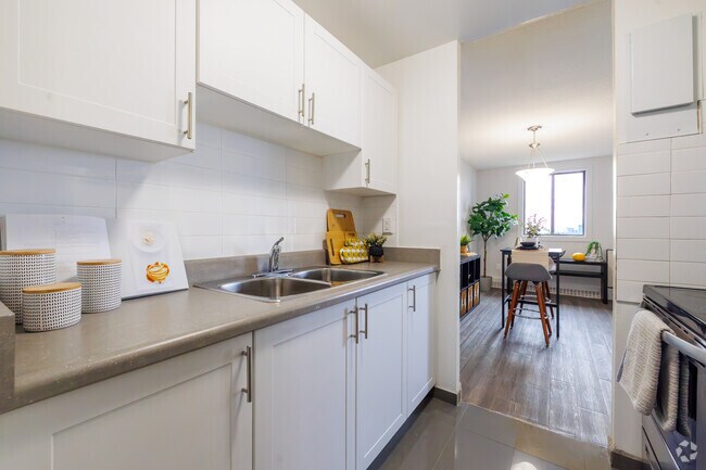 2BR, 1BA - Model Suite - 80 Orenda Ct