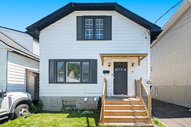 Building Photo - 13 Pinehurst Av