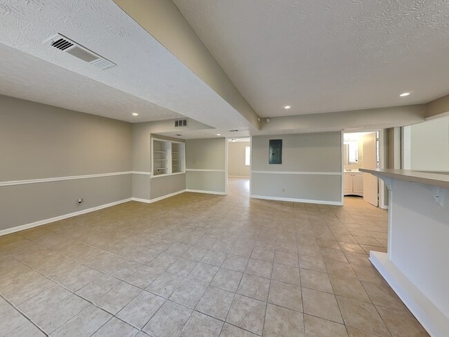 Photo - 7163 Whitfield Dr