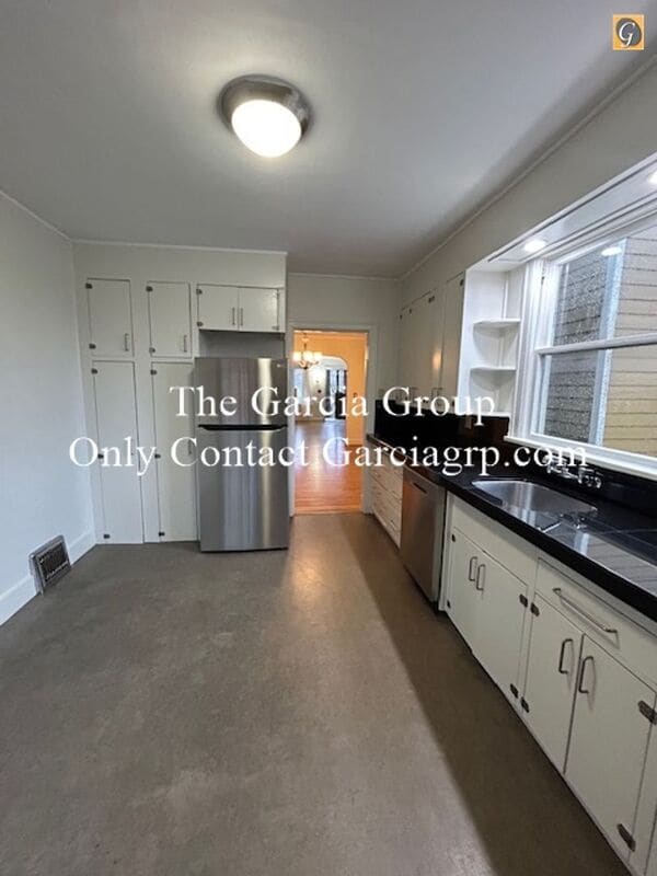 Photo - 620 SW Grant St.