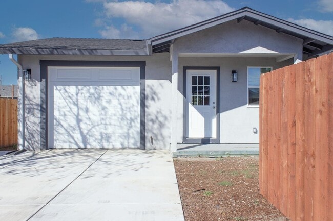 Photo - 88 Bayview Ave