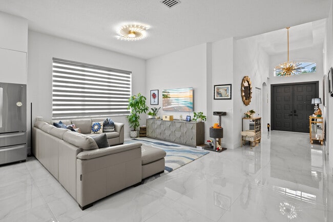 Photo - 7056 Lombardy St