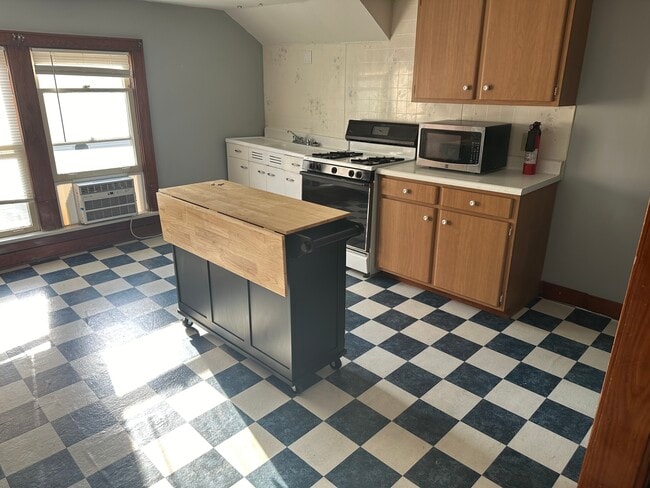 Photo - 537 Clinton Ave Unit Clinton B