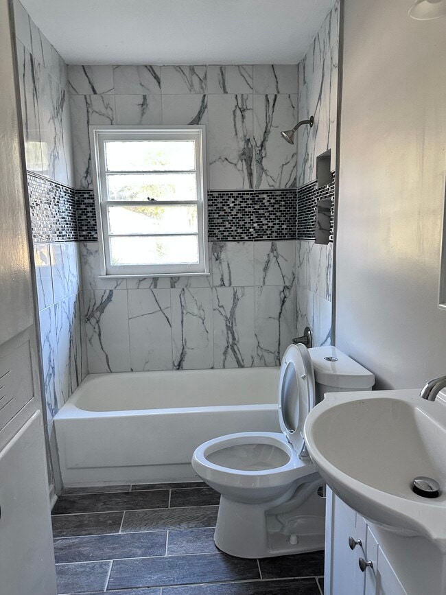 Photo - 1664 Yarbrough St