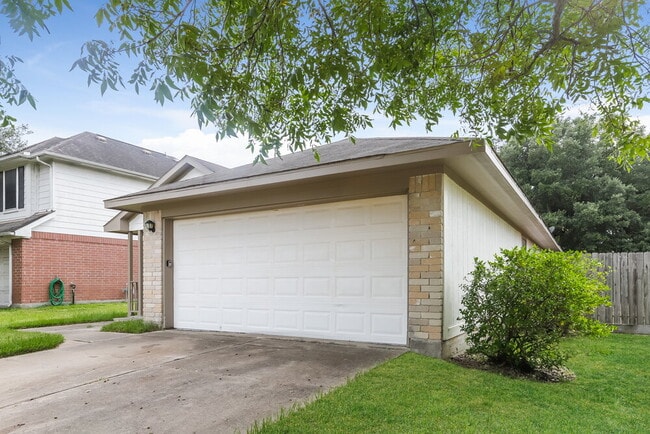 Photo - 6395 Crossway Dr
