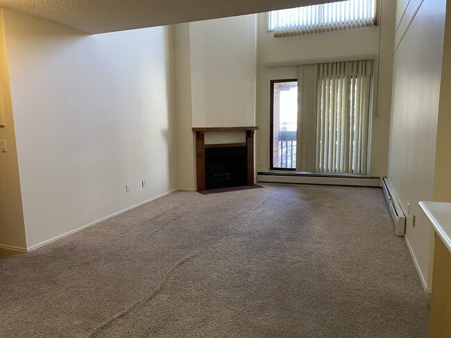 Photo - 7301-734A 4a St SW