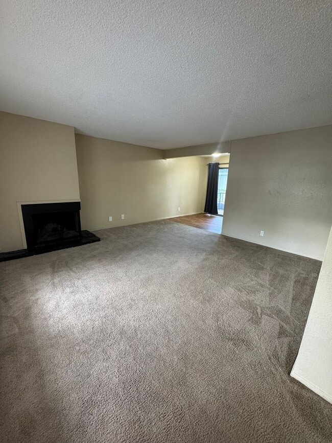 Building Photo - 2411 E 55th Pl Unit 2411 E. 55th Pl 62