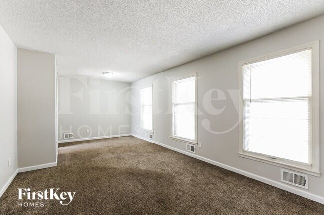 Photo - 8921 E 90 Terrace