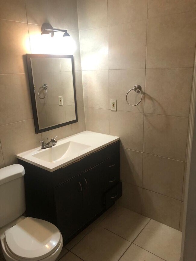 Photo - 1420 N 69th Way