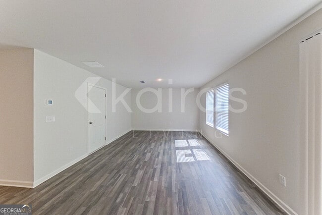 Photo - 202 Topaz Ln