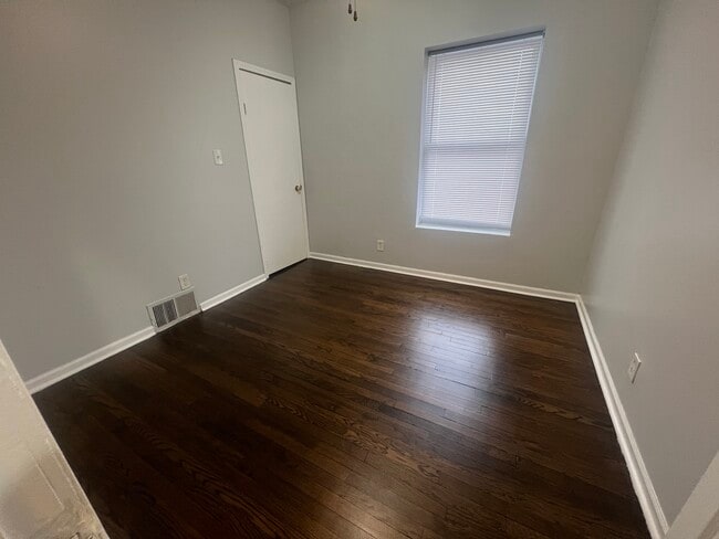 Photo - 7147 S Woodlawn Ave Unidad 3N