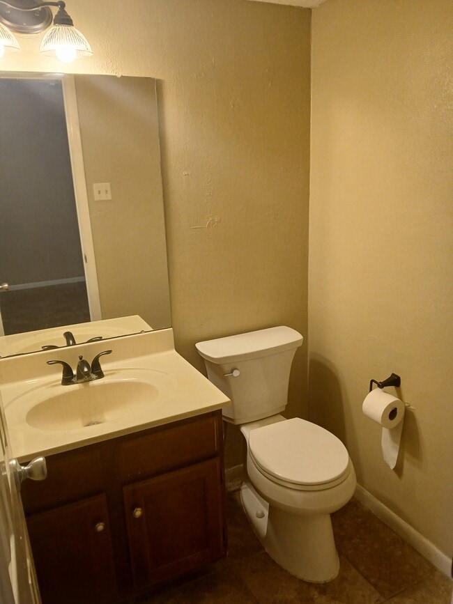 Photo - 5101 Middlecoff Cir Unit 2
