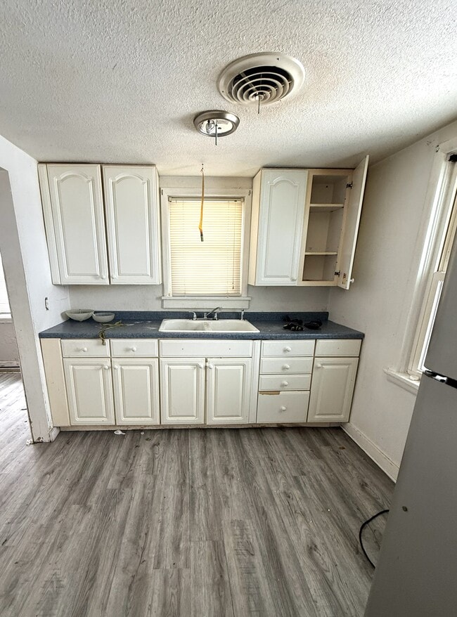 Photo - 1524 N Summit Ave