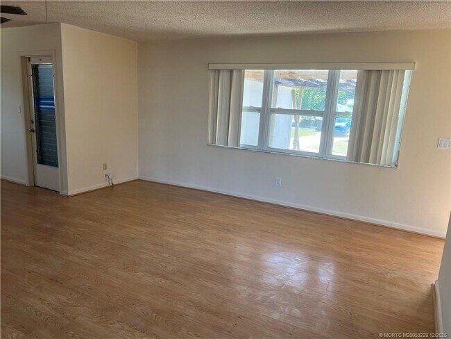 Photo - 1467 SE Andrews St