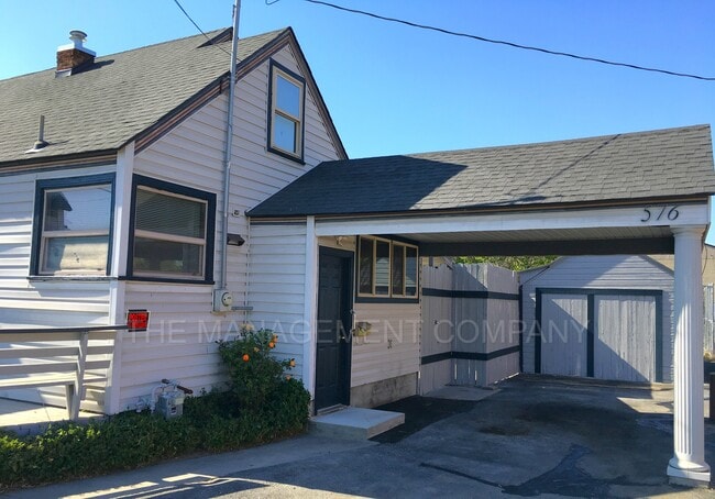 Photo - 576 Addison Ave W