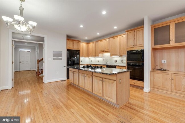 Building Photo - 427 Park Ave